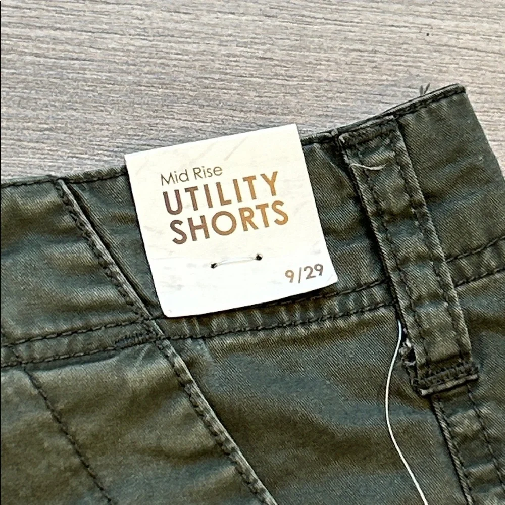 Witty Fox mid rise utility shorts size 29 NWT
